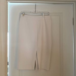 Banana Republic White Skirt. Split in the front and back. Size 6